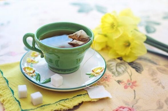 緑茶、ハーブ煎じ薬
